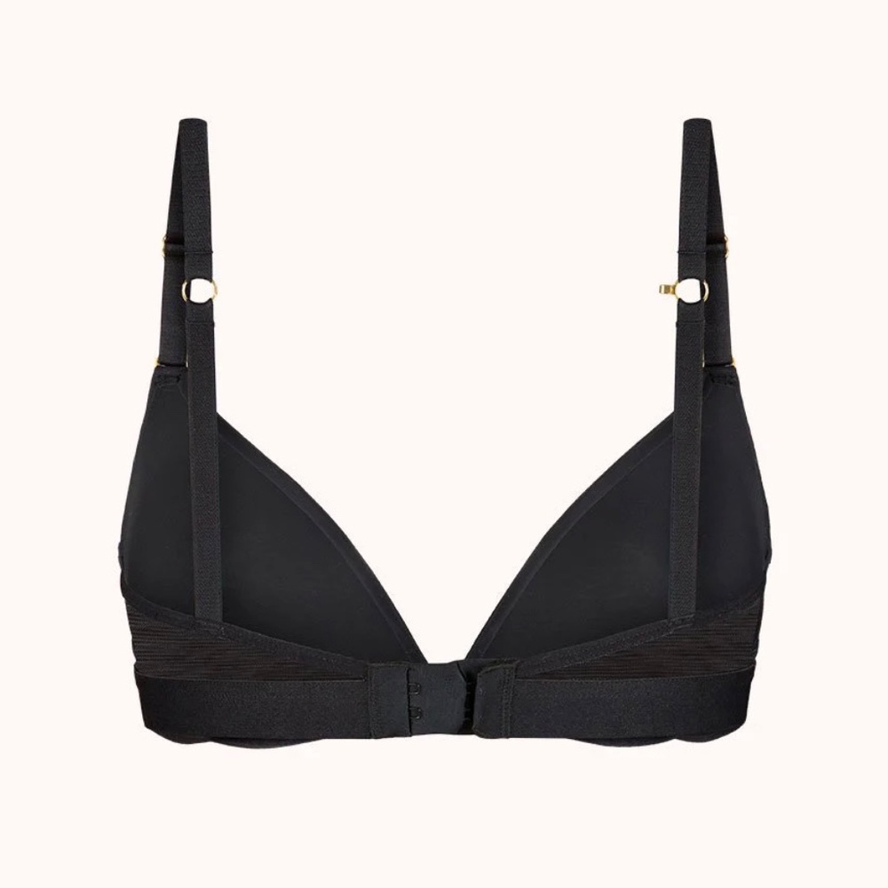 LIVELY The Deep V No-Wire Push-Up Bra - Picture 11 of 12